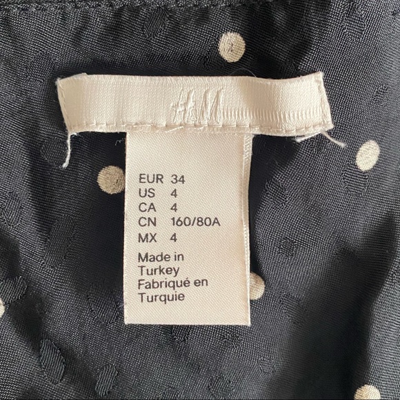 H&M TREND Off-the-Shoulder Wrap Cropped Blouse - Picture 5 of 7